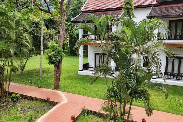 Hotel Exterior 159 of 277