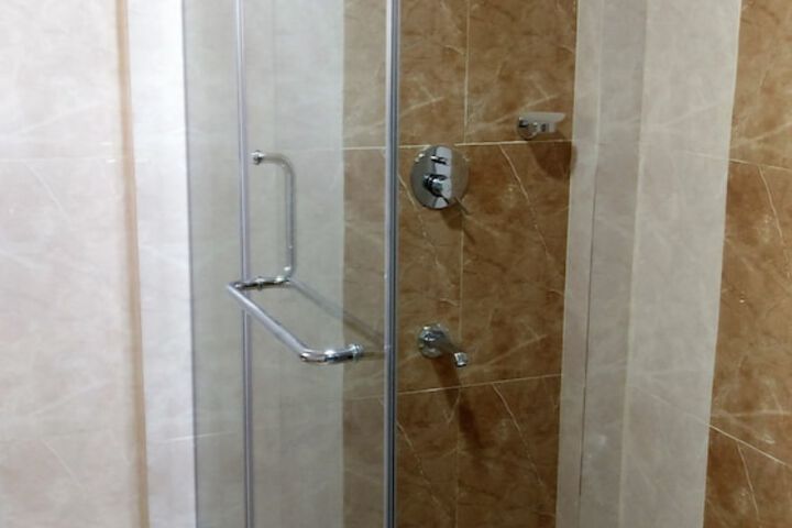 Room 18 of 27