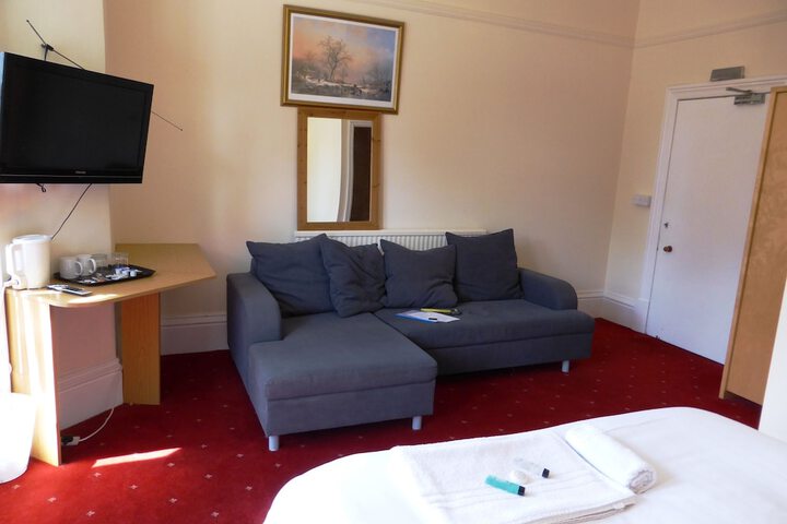 Room 10 of 20