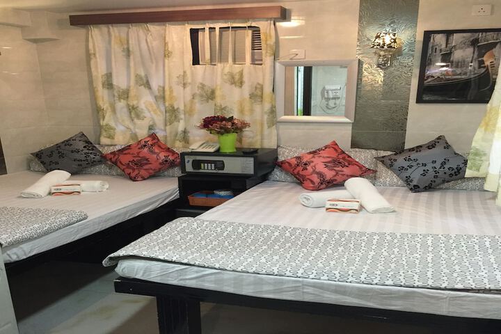 Room 50 of 61