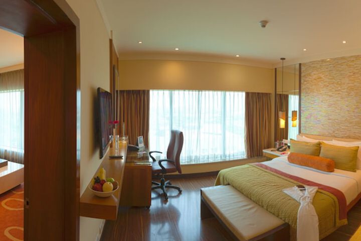 Room 10 of 43