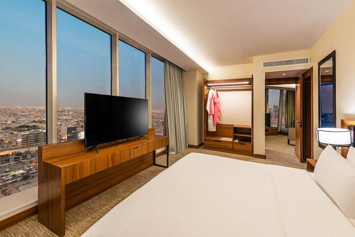 Room 18 of 50