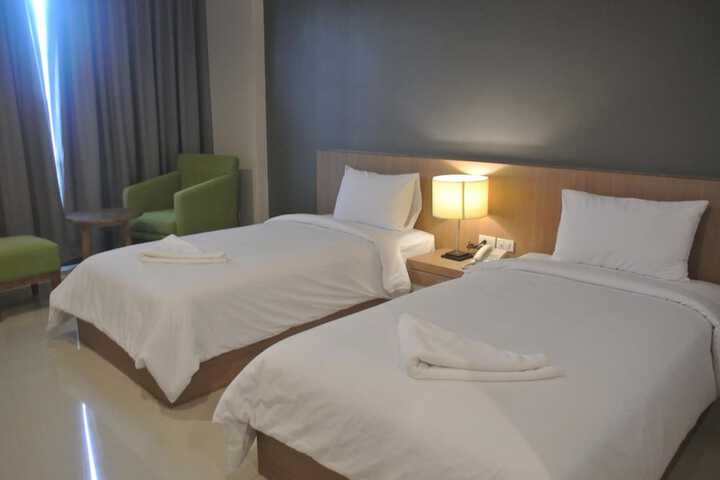Room 18 of 74