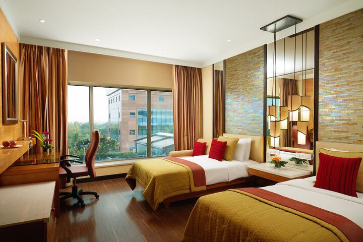 Room 3 of 43
