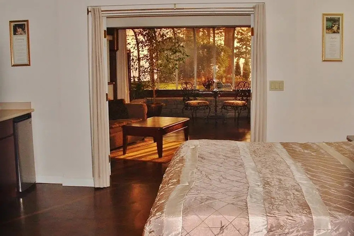 Room 5 of 22