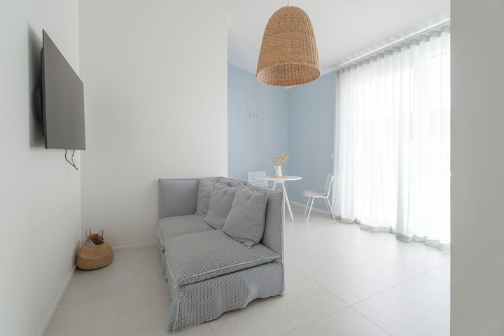 Room 7 of 182