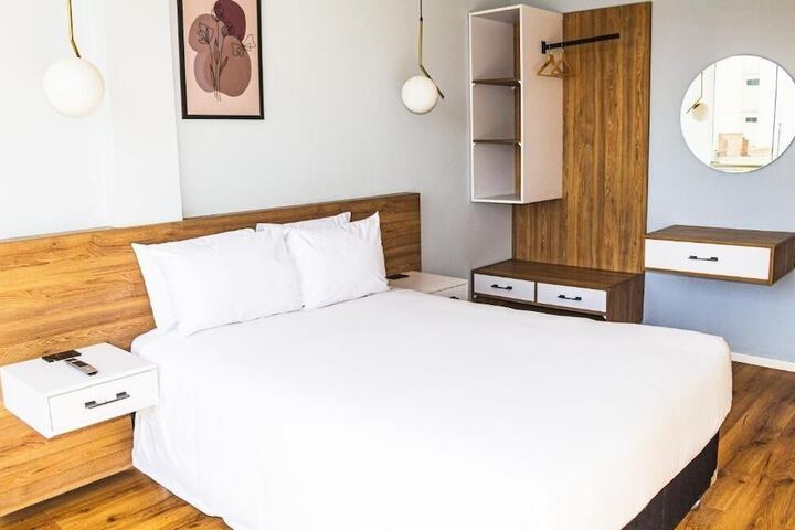 Room 2 of 25