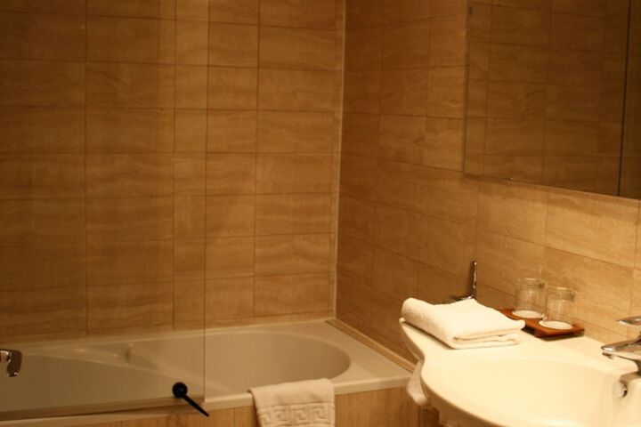 Room 20 of 38