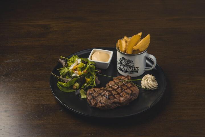 Dining 30 of 62