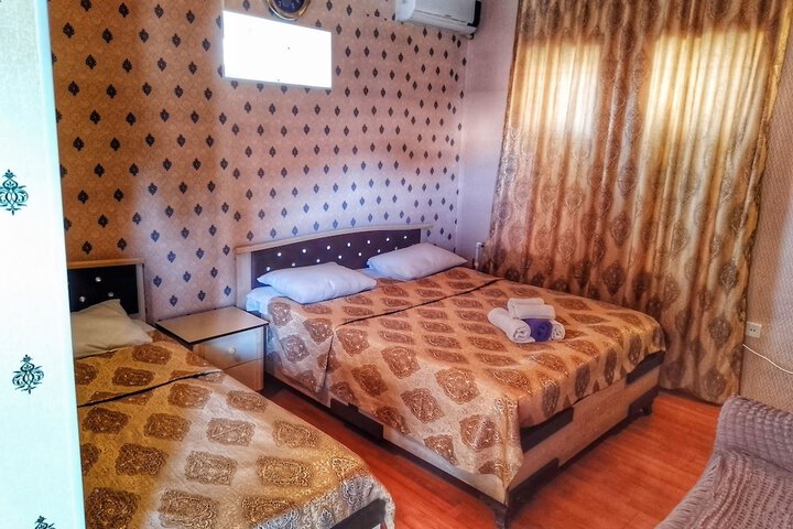 Room 4 of 23
