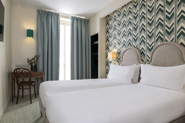 Room 20 of 33