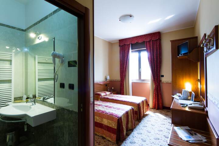 Room 17 of 51