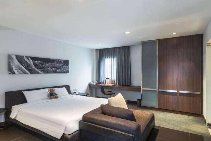 Room 27 of 53
