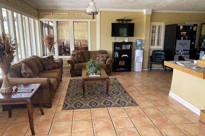 Guest Lobby