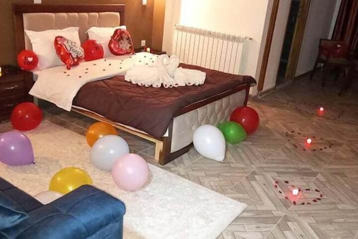 Room 5 of 14