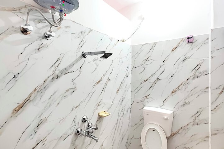 Room 4 of 6