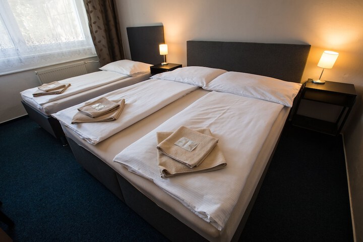 Room 3 of 28