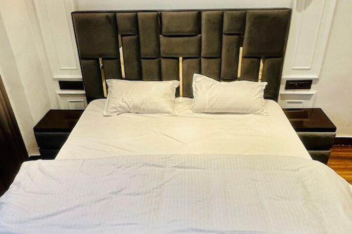 Room 7 of 20