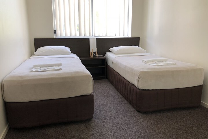 Room 3 of 43