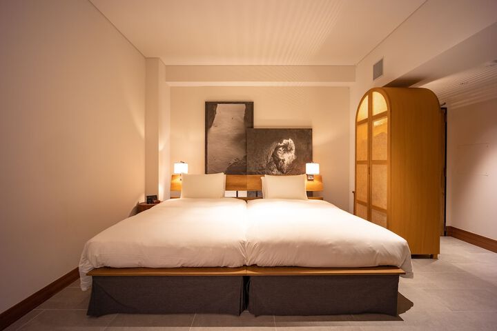 Room 5 of 66