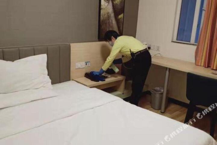 7-day Chain Hotel