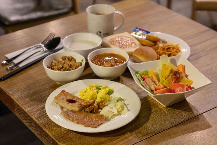 Breakfast/Coffee Service 74 of 79