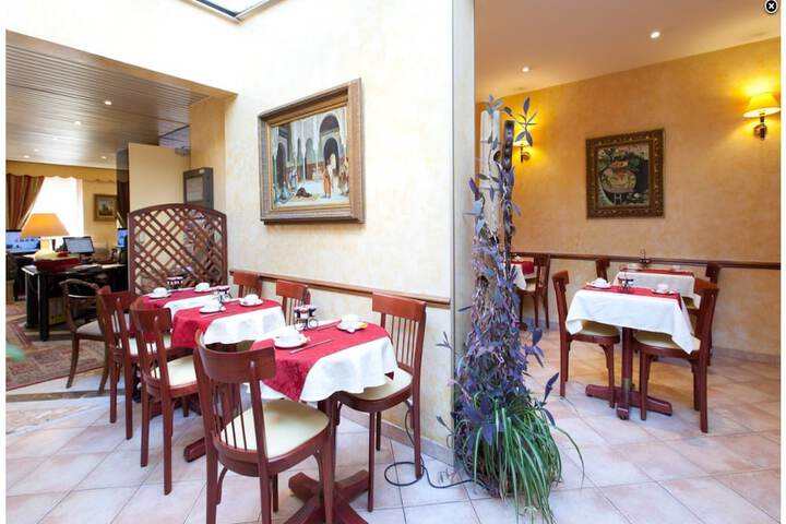 Dining 55 of 64