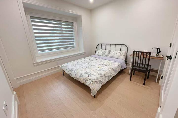 Room 10 of 17