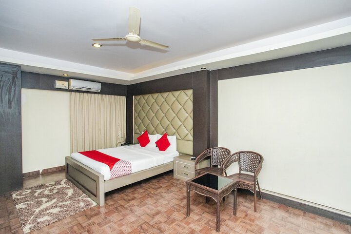 Room 8 of 18