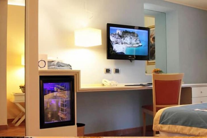Room amenity