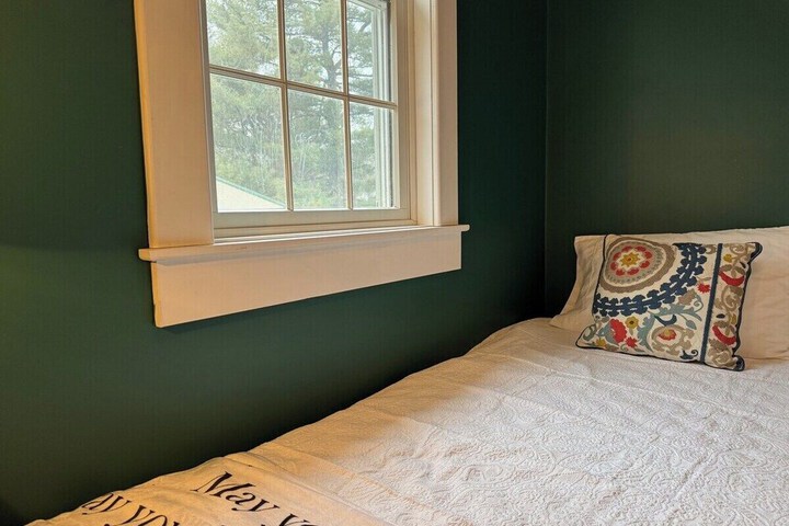 Room 16 of 60