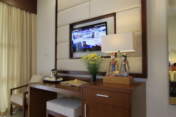 Room 4 of 36