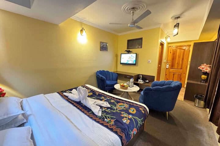 Room 15 of 27