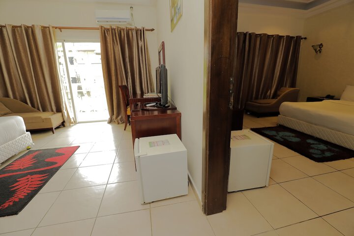 Room 8 of 30