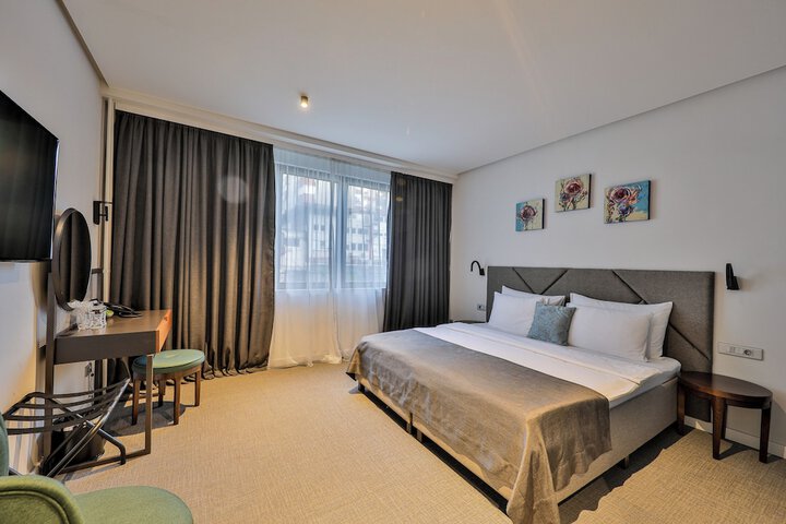 Room 7 of 70
