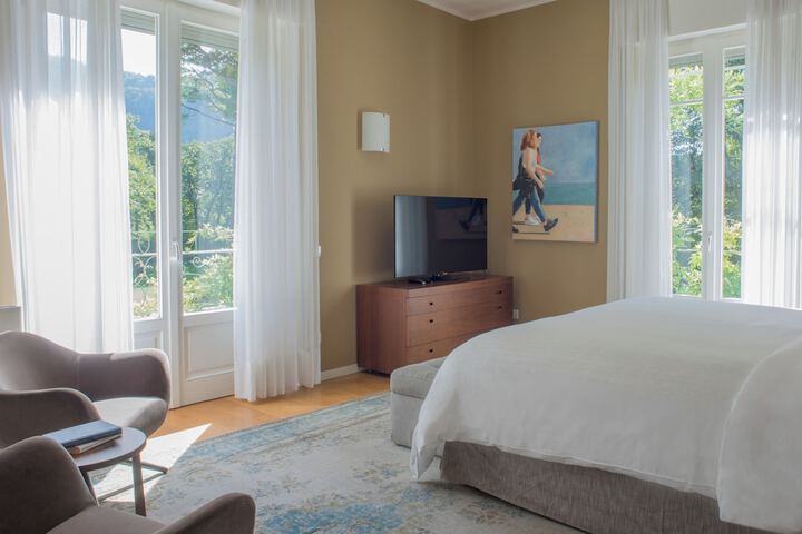 Room 15 of 62