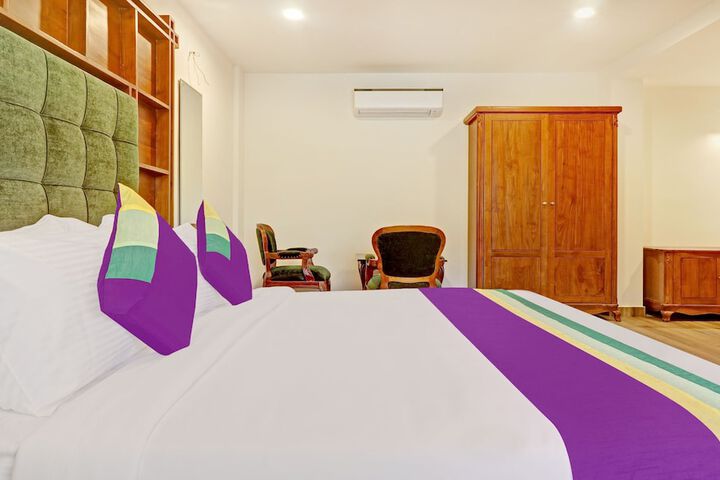 Room 9 of 36