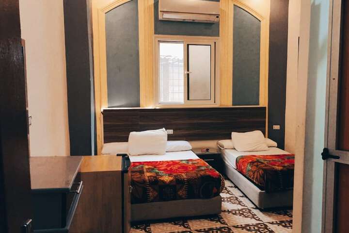 Room 6 of 35