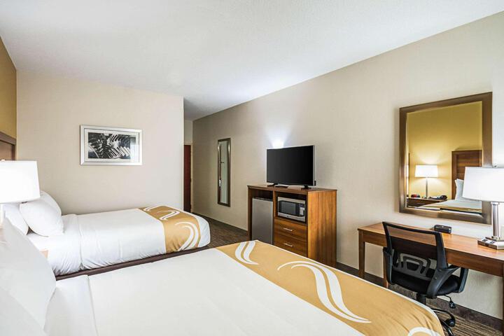 2 Double Beds (8 of 11)