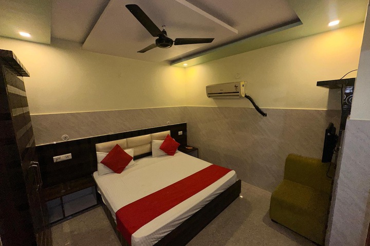 Room 6 of 27