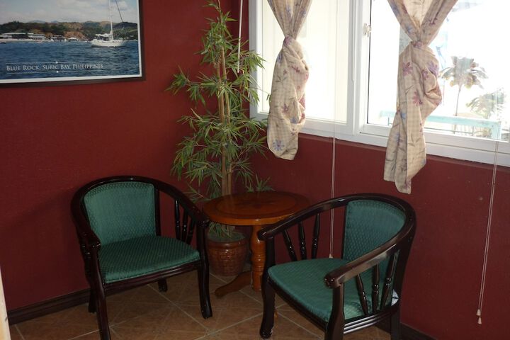 Room 4 of 83