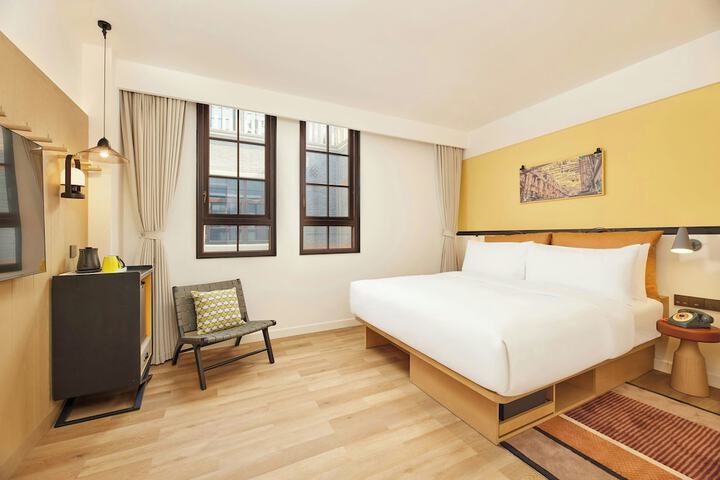Room 15 of 35