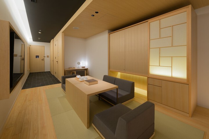 Room 6 of 86