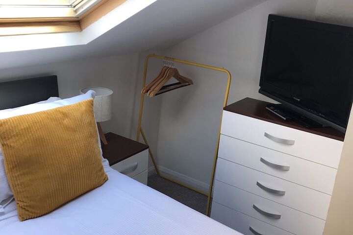 Room 3 of 80