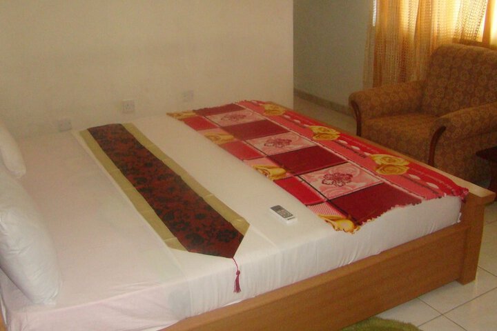 Room 8 of 29