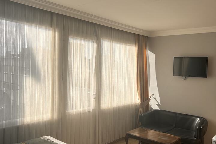 Room 4 of 31