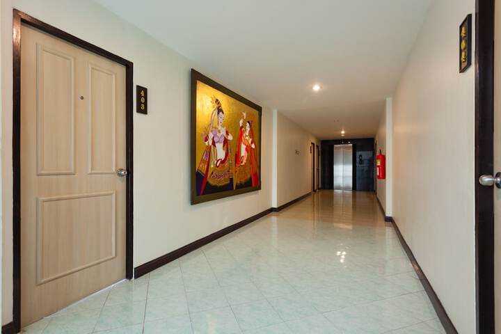 Ballroom/Hall 44 of 47