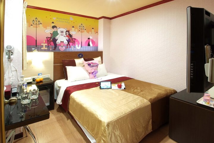 Room 15 of 27