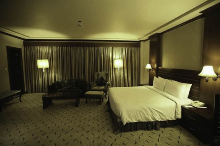 Room 10 of 63