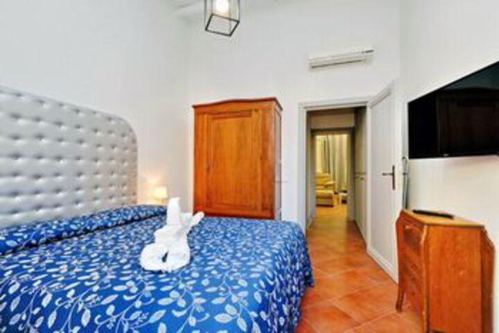 Room 19 of 28